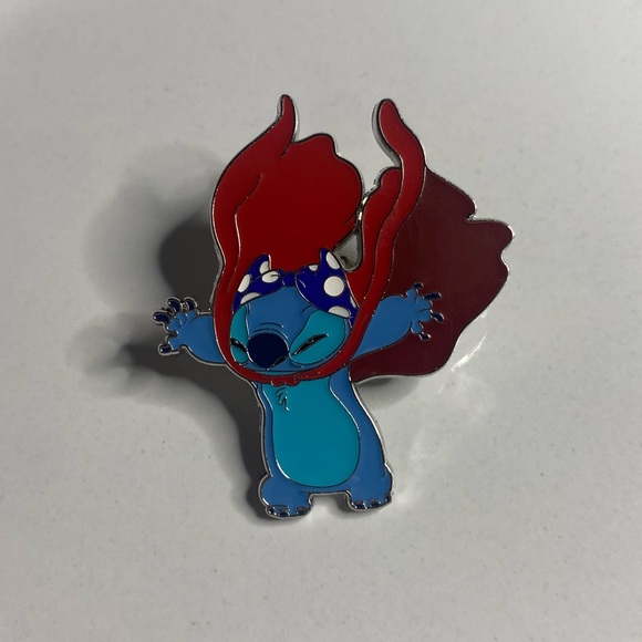 Disney Loungefly Lilo & Stitch Mystery Pin – Stitch in Red Cape - Picture 8 of 8